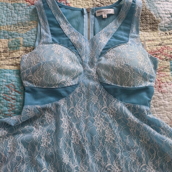 Lace mini dress - Picture 5 of 7